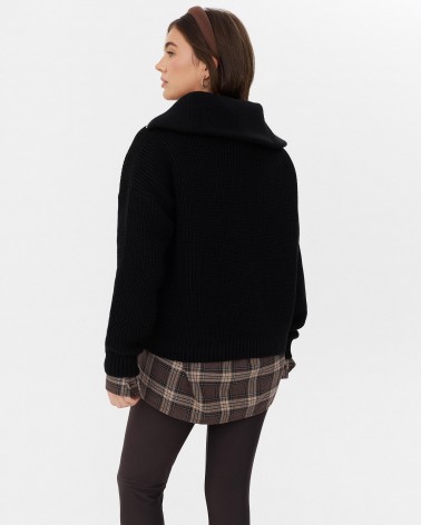 Чорний светр з горловиною на блискавці FASHIONISTA