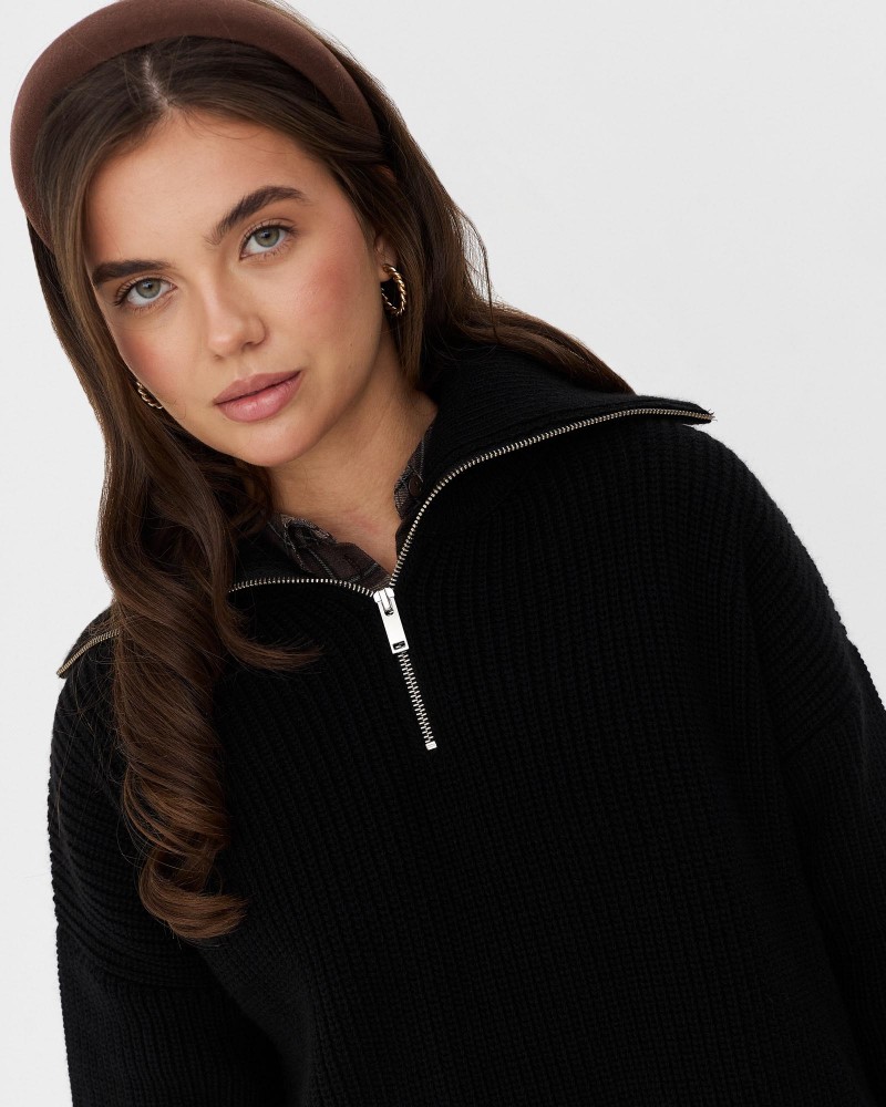 Чорний светр з горловиною на блискавці FASHIONISTA