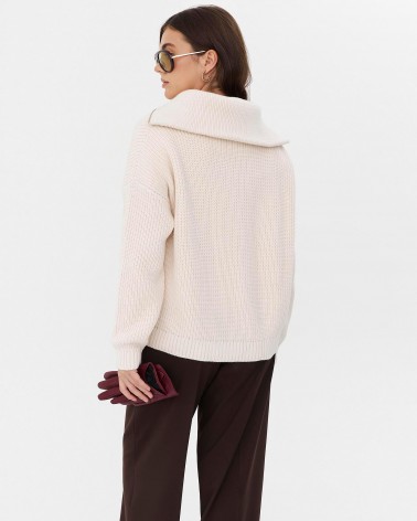 Молочний светр з горловиною на блискавці FASHIONISTA