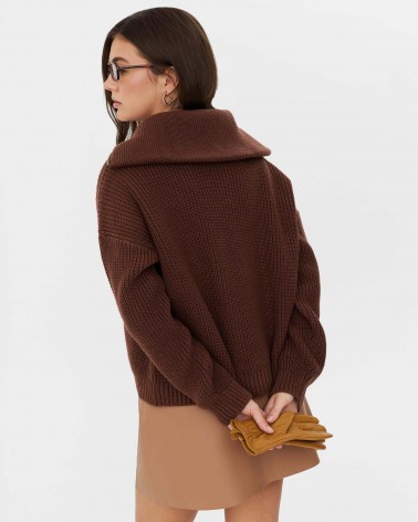 Коричневий светр з горловиною на блискавці FASHIONISTA