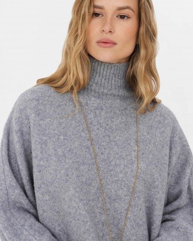 Сірий светр з коміром стійкою та широкими рукавами FASHIONISTA