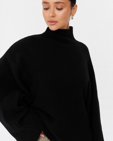 Чорний светр з коміром стійкою та широкими рукавами FASHIONISTA