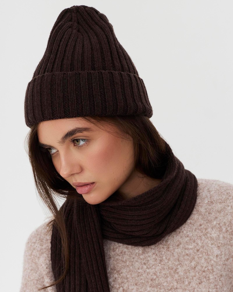 Коричнева шапка із закотом FASHIONISTA