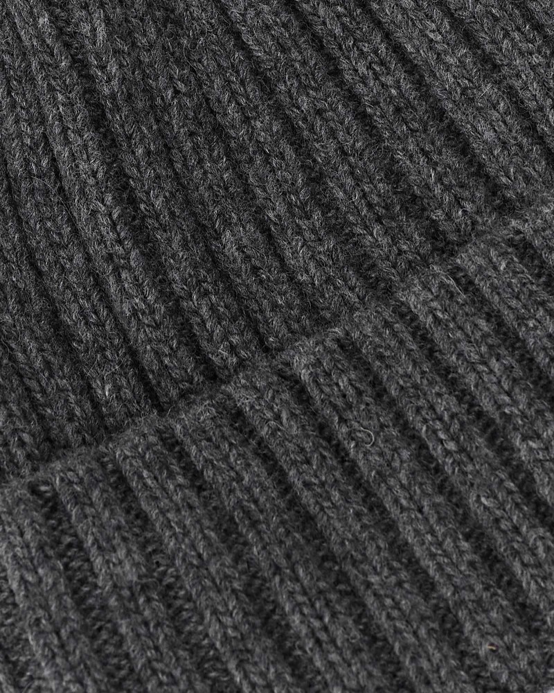 Сіра шапка із закотом FASHIONISTA