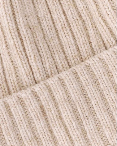 Бежева шапка із закотом FASHIONISTA