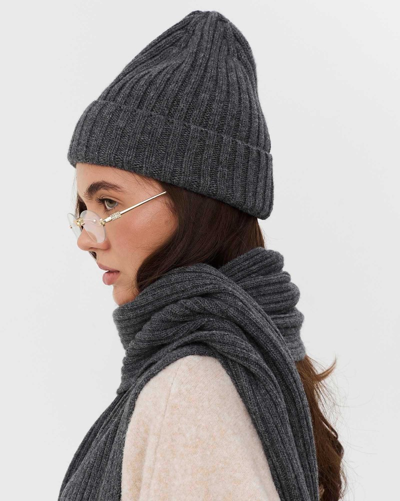 Сіра шапка із закотом FASHIONISTA