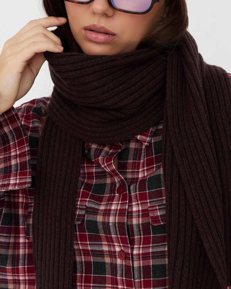 Коричневий в'язаний шарф FASHIONISTA