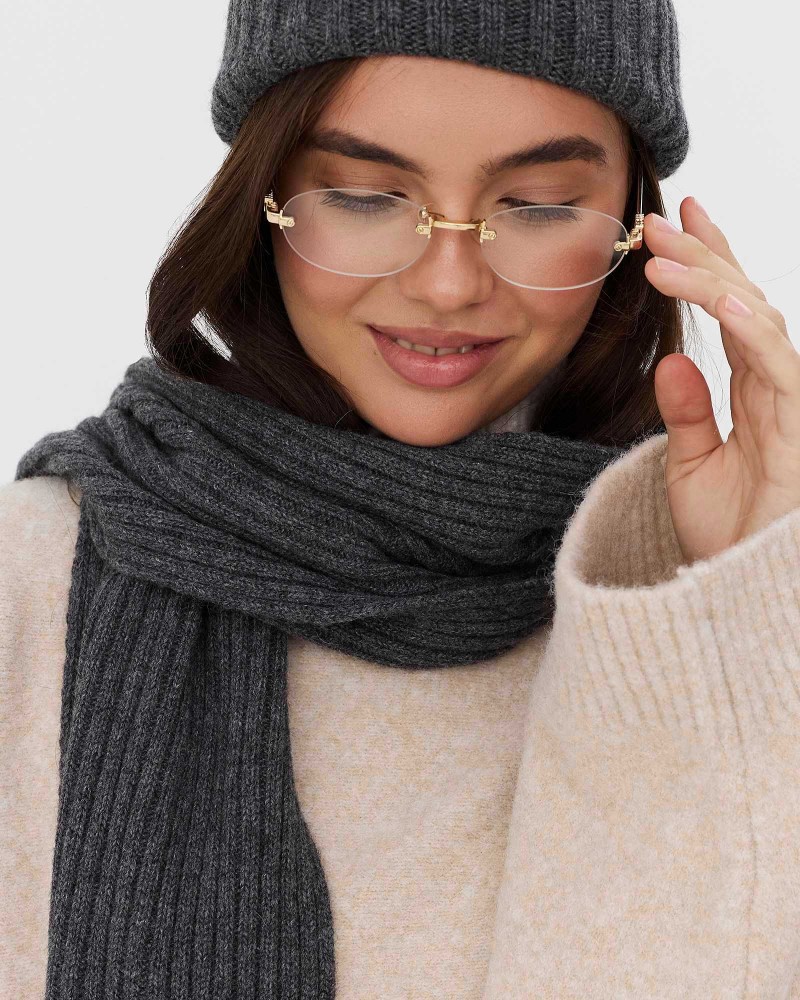 Сірий в'язаний шарф FASHIONISTA