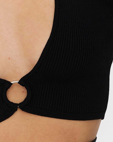 Джемпер вкорочений з кільцем та зав'язкою від FASHIONISTA чорний