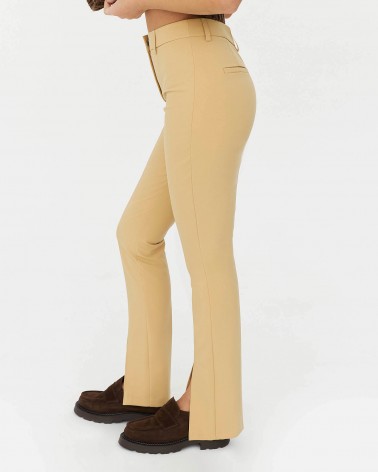 Штани з декоративними швами та розрізами спереду від FASHIONISTA пісочний