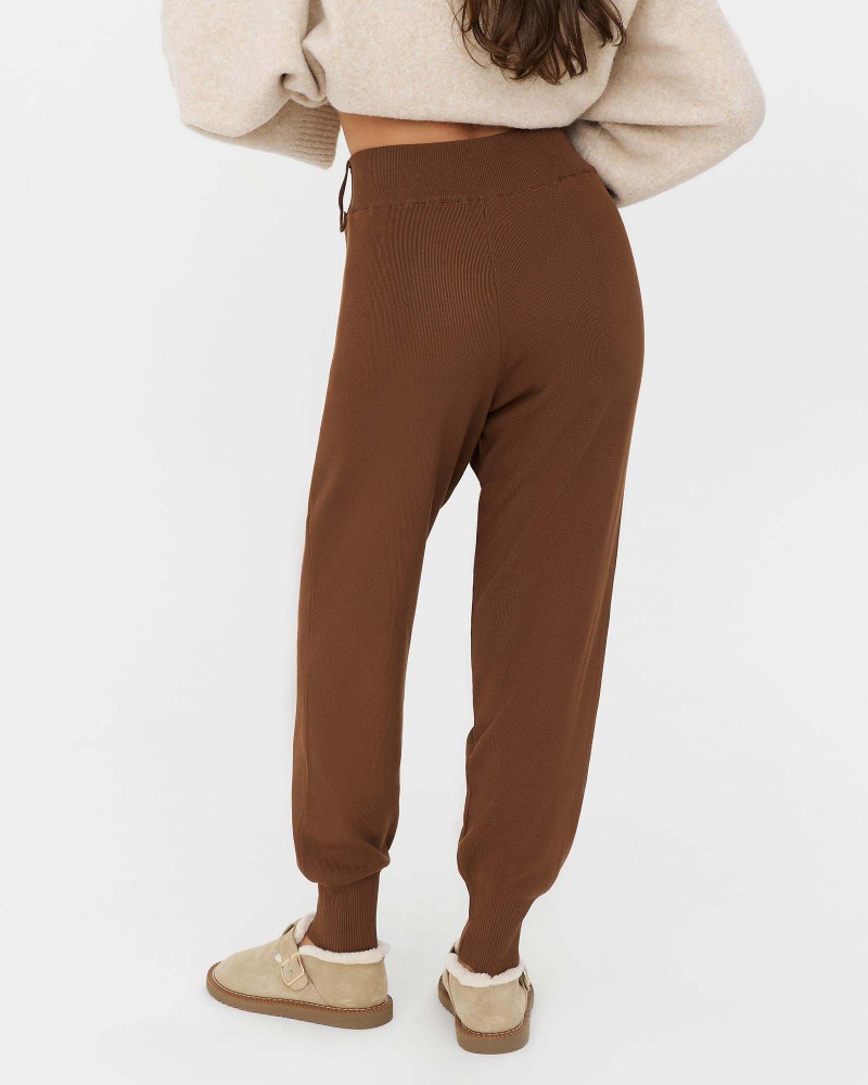 Штани однотонні з поясом-зав'язкою від FASHIONISTA коричневий