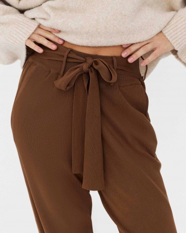 Штани однотонні з поясом-зав'язкою від FASHIONISTA коричневий