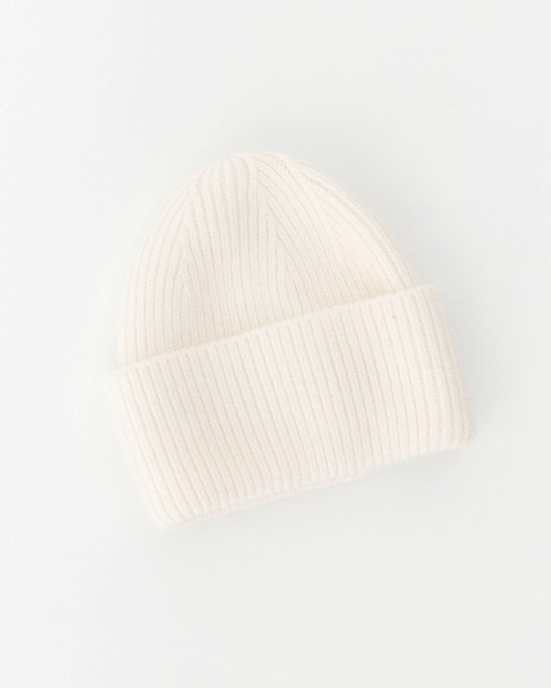 Молочна шапка в рубчик FASHIONISTA