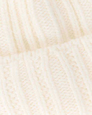 Молочна в'язана шапка із закотом FASHIONISTA