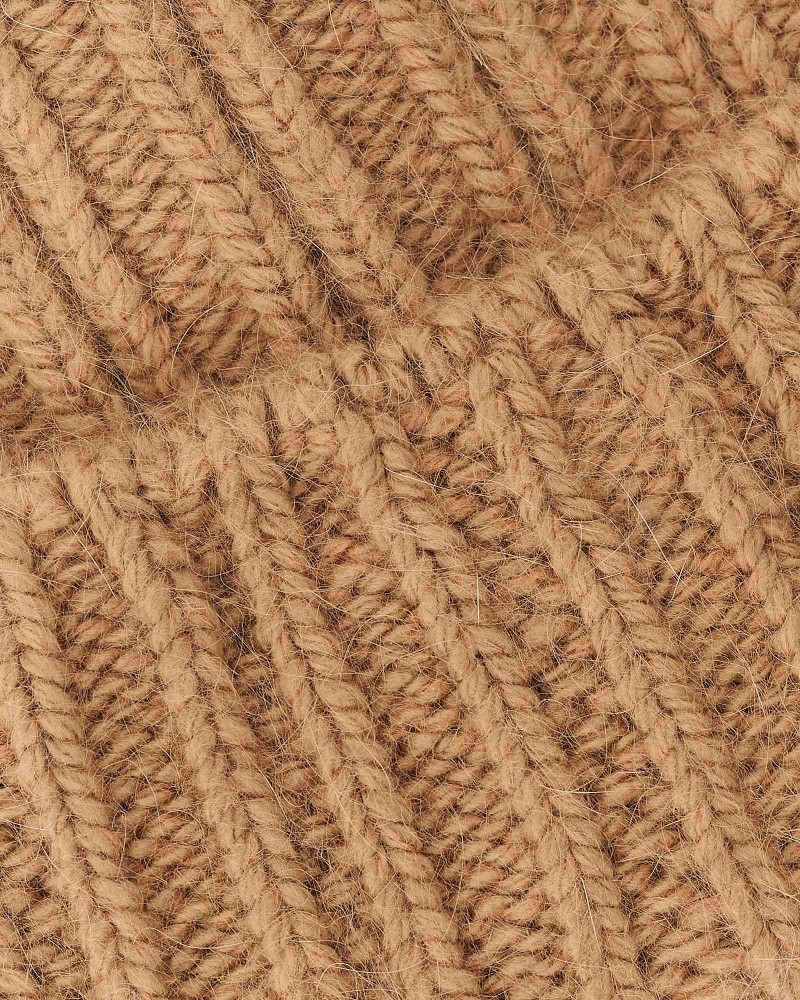 Пісочна в'язана шапка із закотом FASHIONISTA