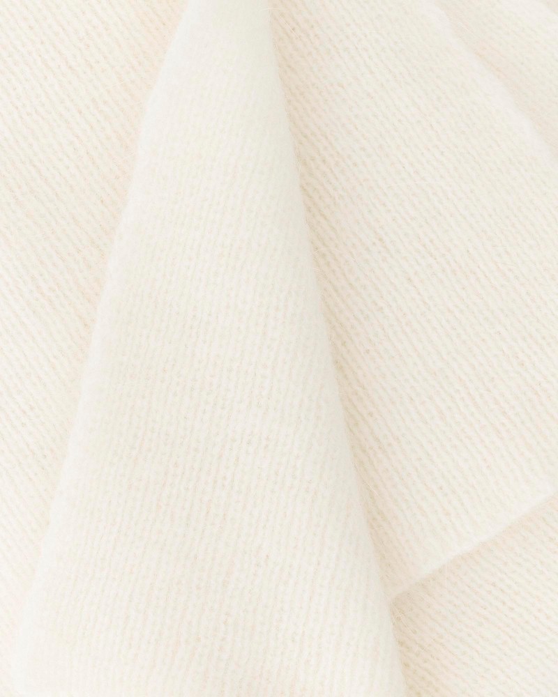 Молочний текстурований шафр FASHIONISTA