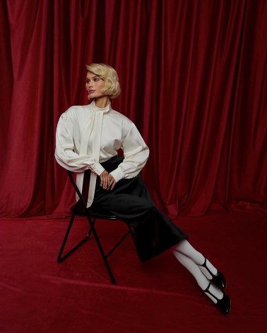 Молочна блуза Linora із зав'язкою FASHIIONISTA