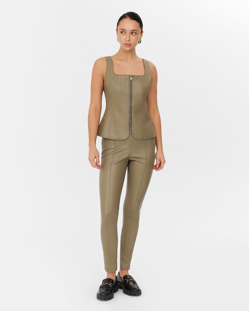 Легінси зі штучної шкіри з декоративними швами від FASHIONISTA хакі