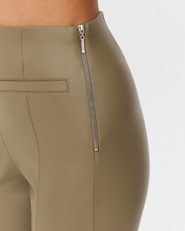 Легінси зі штучної шкіри з декоративними швами від FASHIONISTA хакі