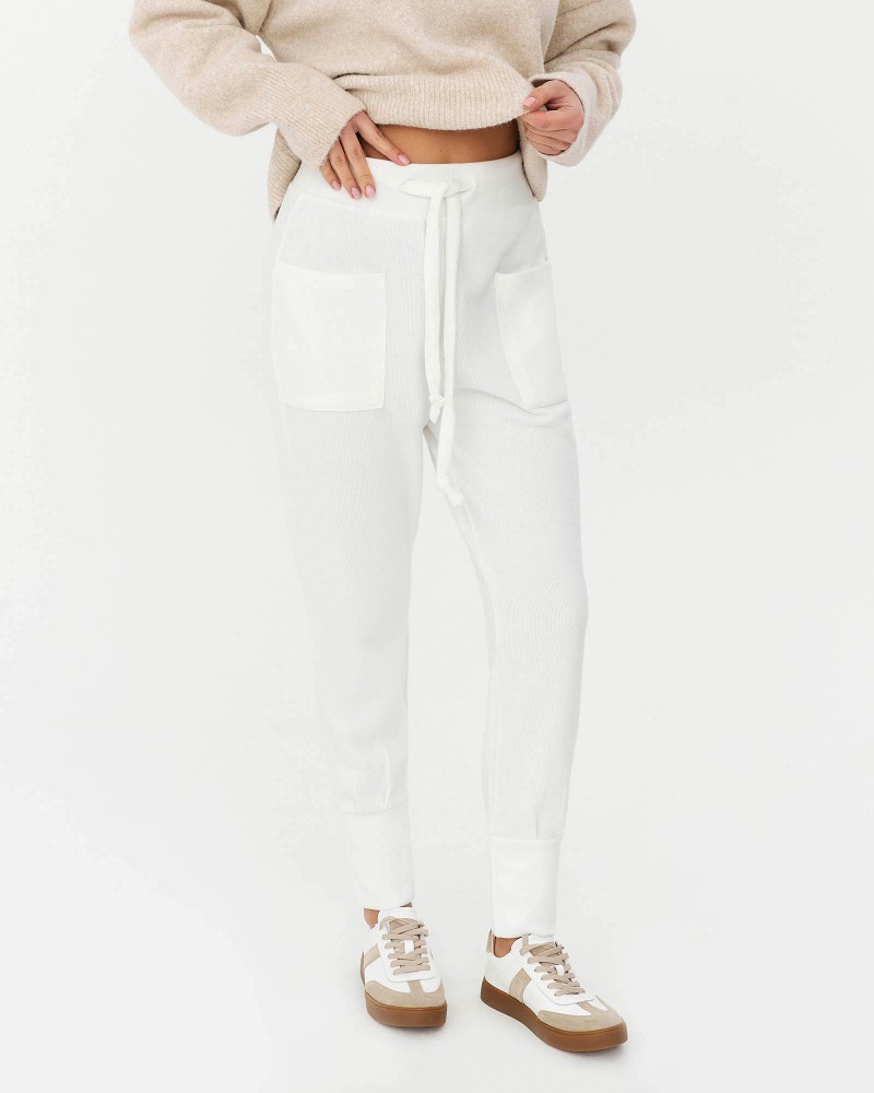 Штани трикотажні з манжетами від FASHIONISTA білий