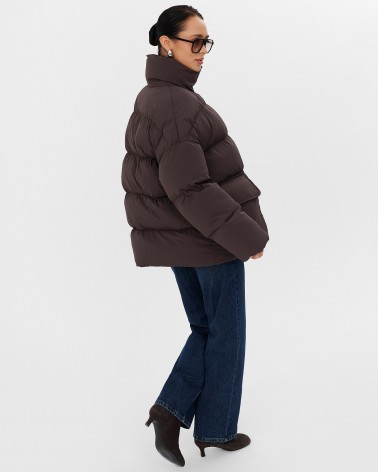 Коричнева стьобана куртка з накладними кишенями
FASHIONISTA