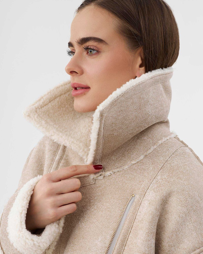 Світло-бежева дублянка з широким коміром FASHIONISTA