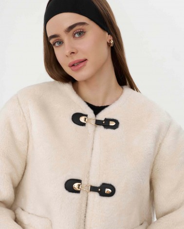 Молочна дублянка з металевими застібками FASHIONISTA