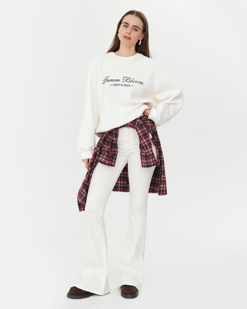 Білий світшот з вишитим написом на флісі FASHIONISTA