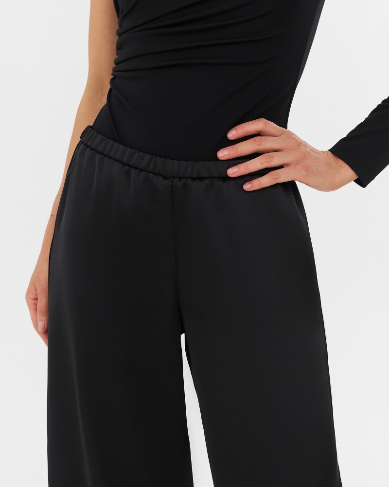 Штани сатинові з еластичним поясом від FASHIONISTA чорний