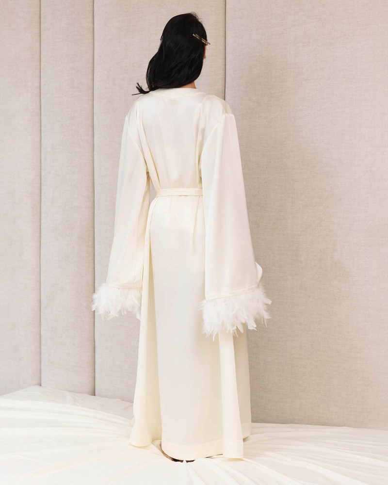 Халат сатиновий Estelle від FASHIONISTA молочний