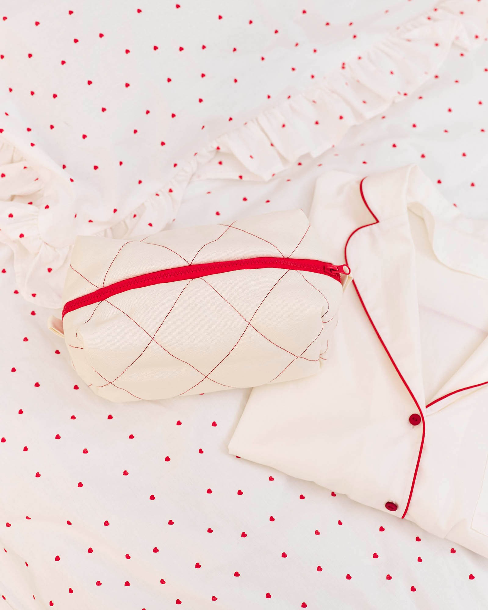 Косметичка від FASHIONISTA молочний