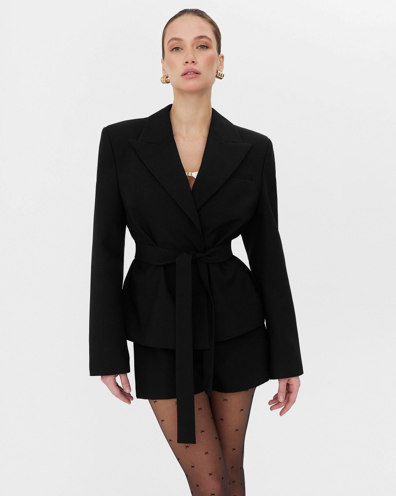 Чорний базовий піджак з поясом FASHIONISTA