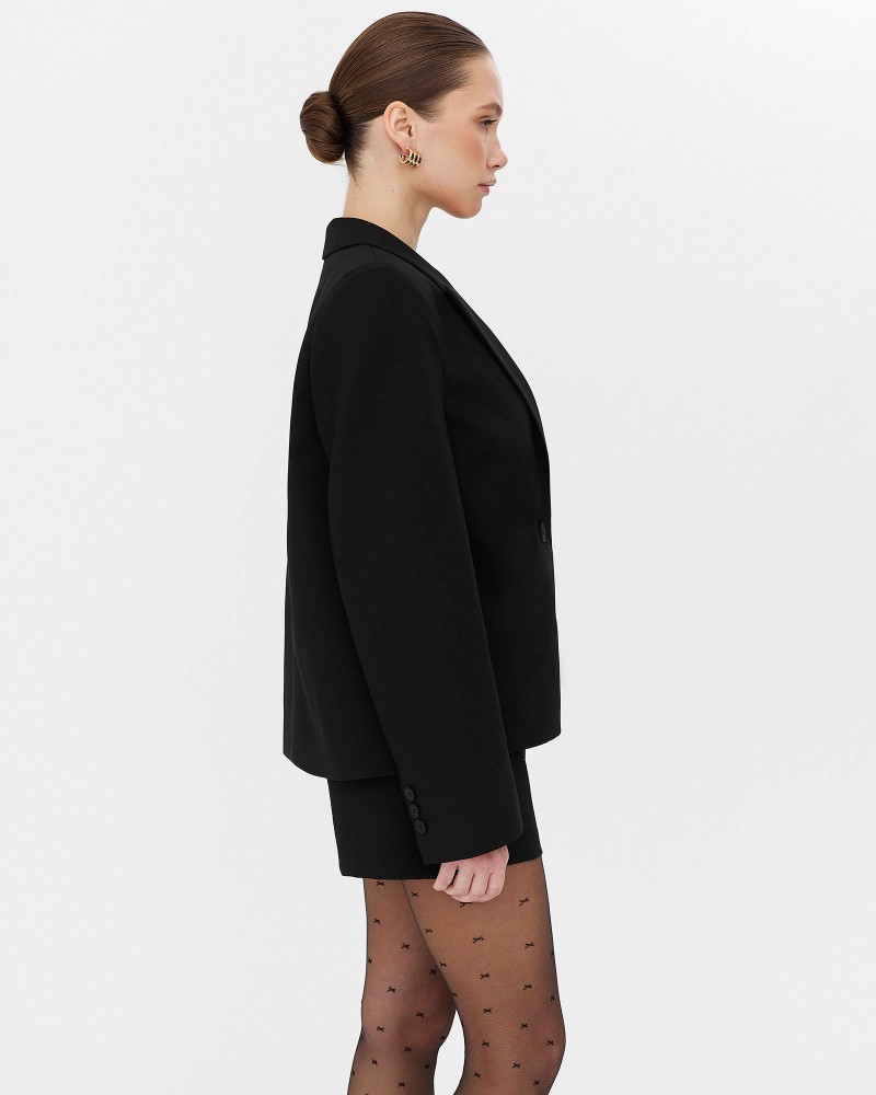 Чорний базовий піджак з поясом FASHIONISTA