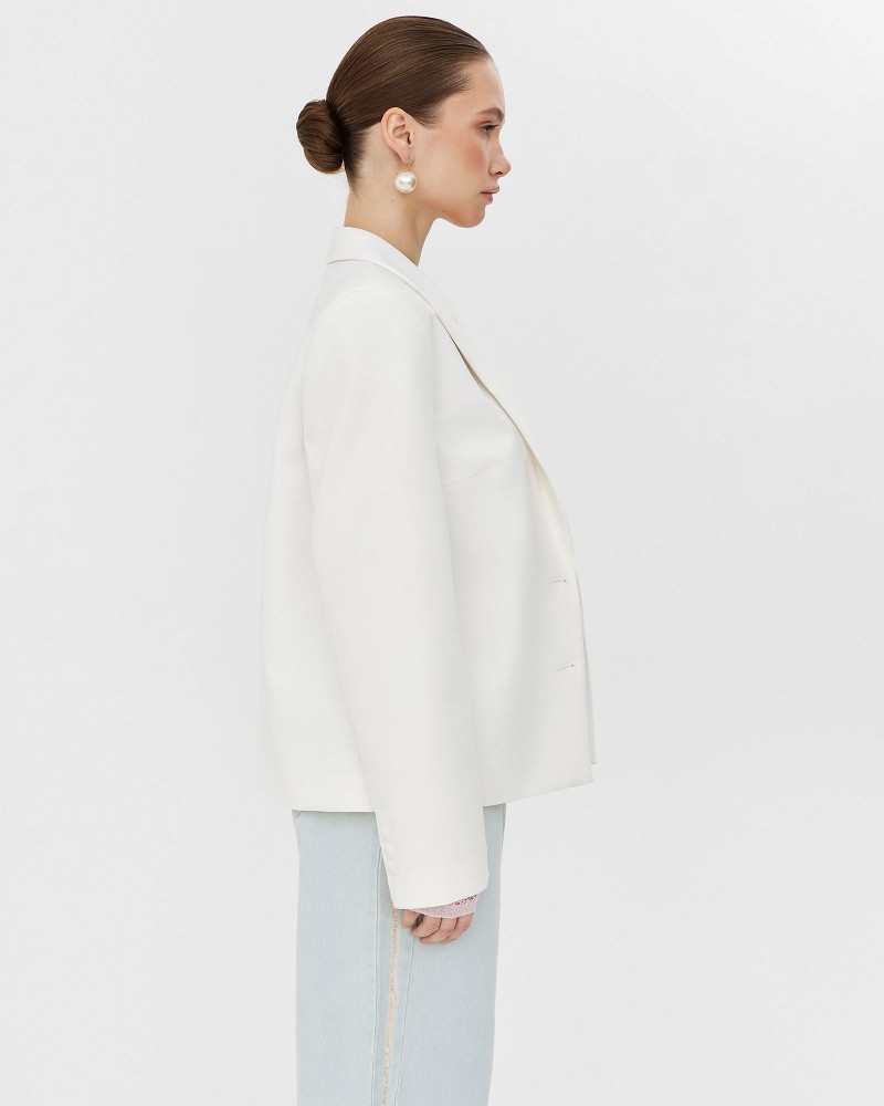 Молочний базовий піджак з поясом FASHIONISTA