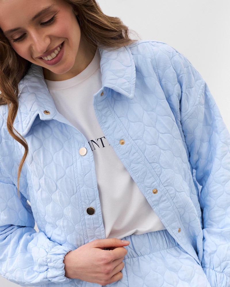 Блакитна стьобана сорочка Bubble з поясом FASHIONISTA