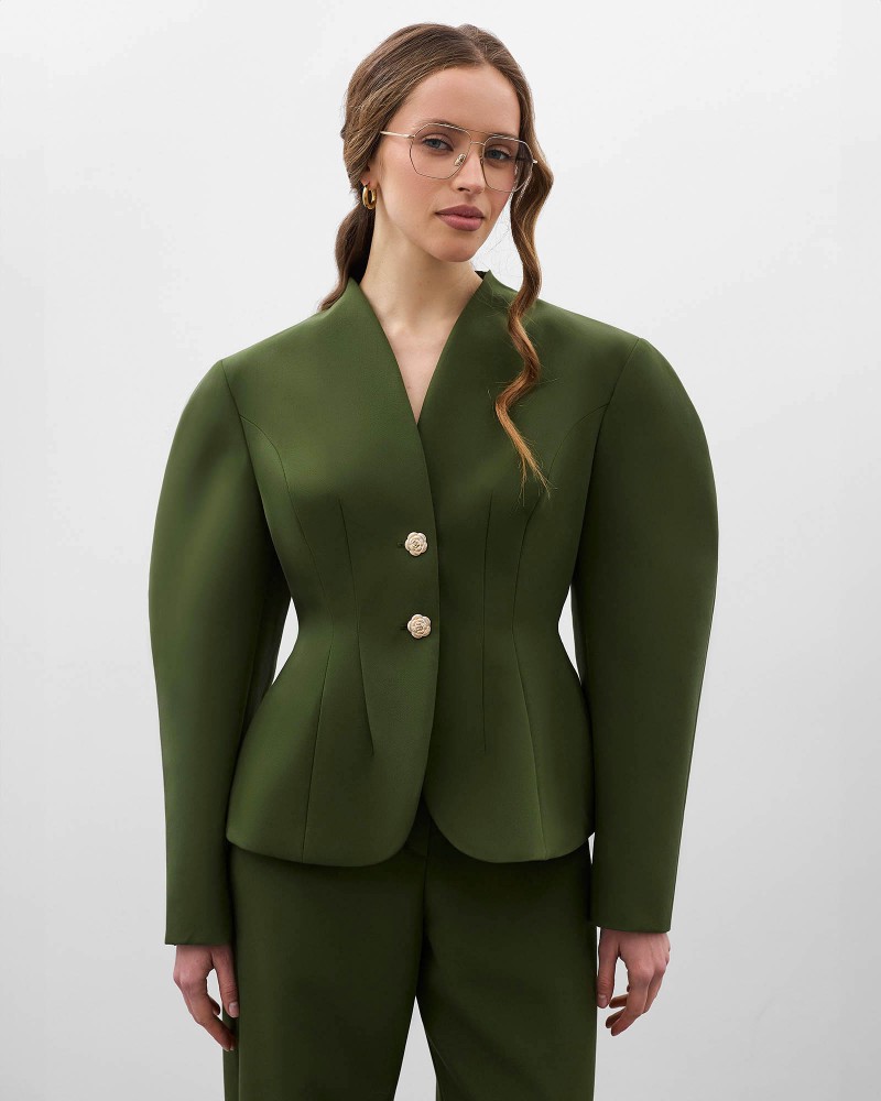 Темно-оливковий жакет з акцентними плечима та відстрочками на талії FASHIONISTA