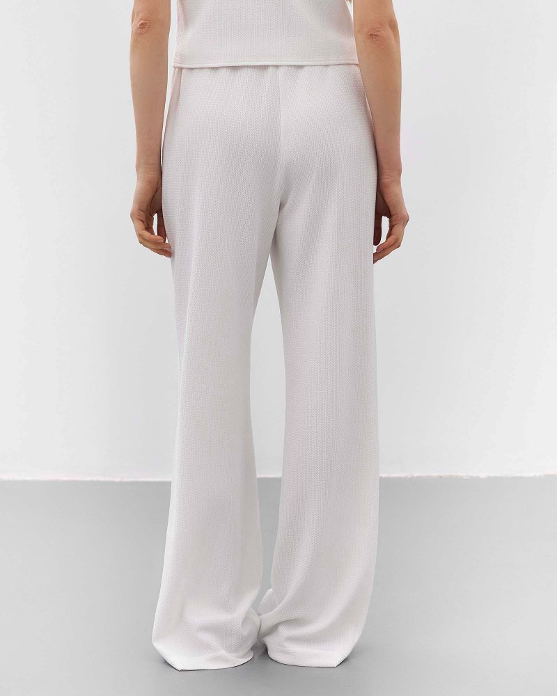 Костюм Texture з жилетом та штанами від FASHIONISTA молочний