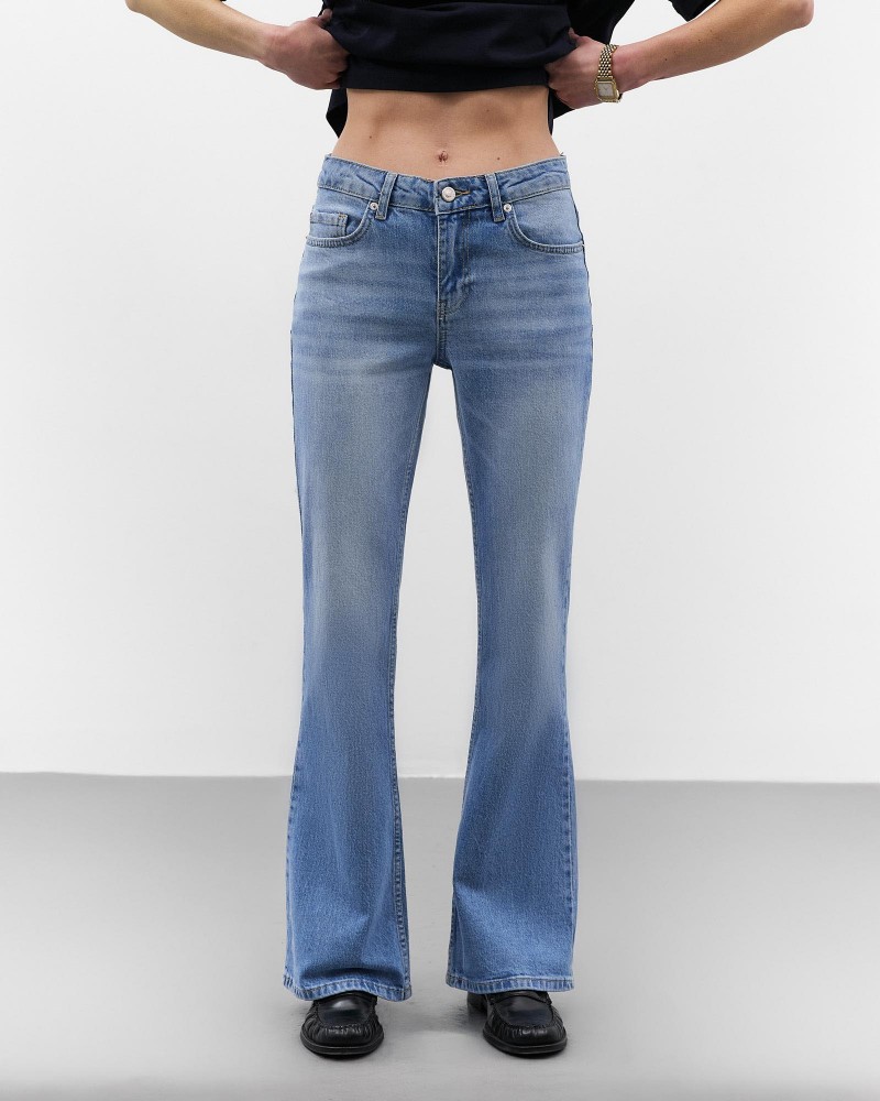 Світло-блакитні джинси Flared з низькою посадкою FASHIONISTA