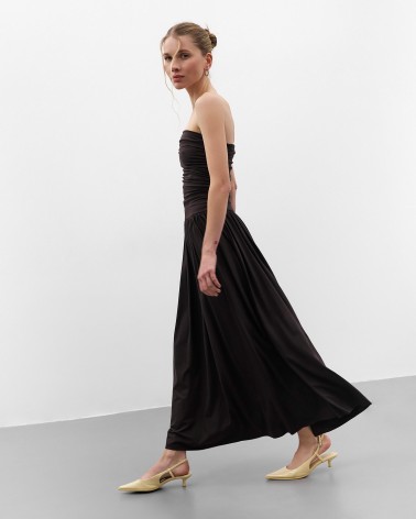 Шоколадна максісукня з драпіруванням
 FASHIONSTA