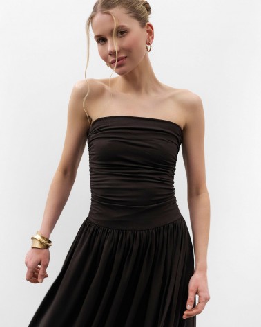 Шоколадна максісукня з драпіруванням
 FASHIONSTA