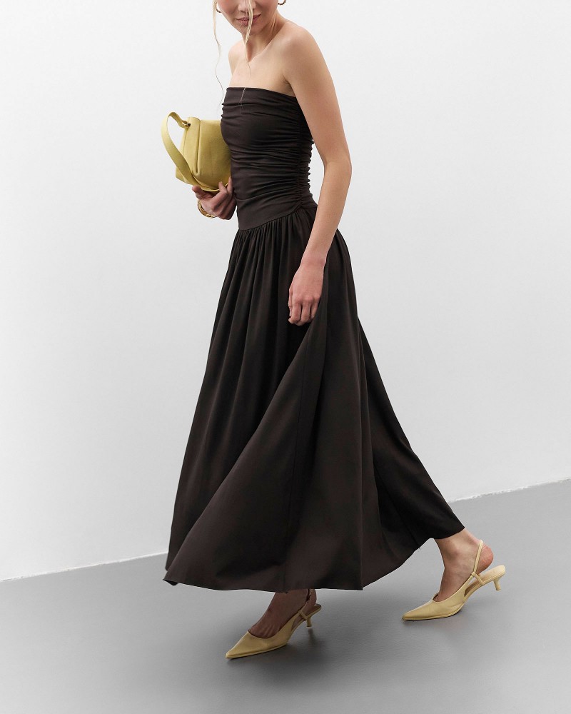 Шоколадна максісукня з драпіруванням
 FASHIONSTA