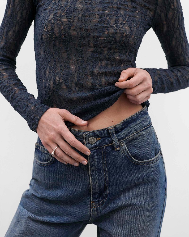 Темно-сірий мереживний лонгслів FASHIONISTA Темно-сірий мереживний лонгслів FASHIONISTA