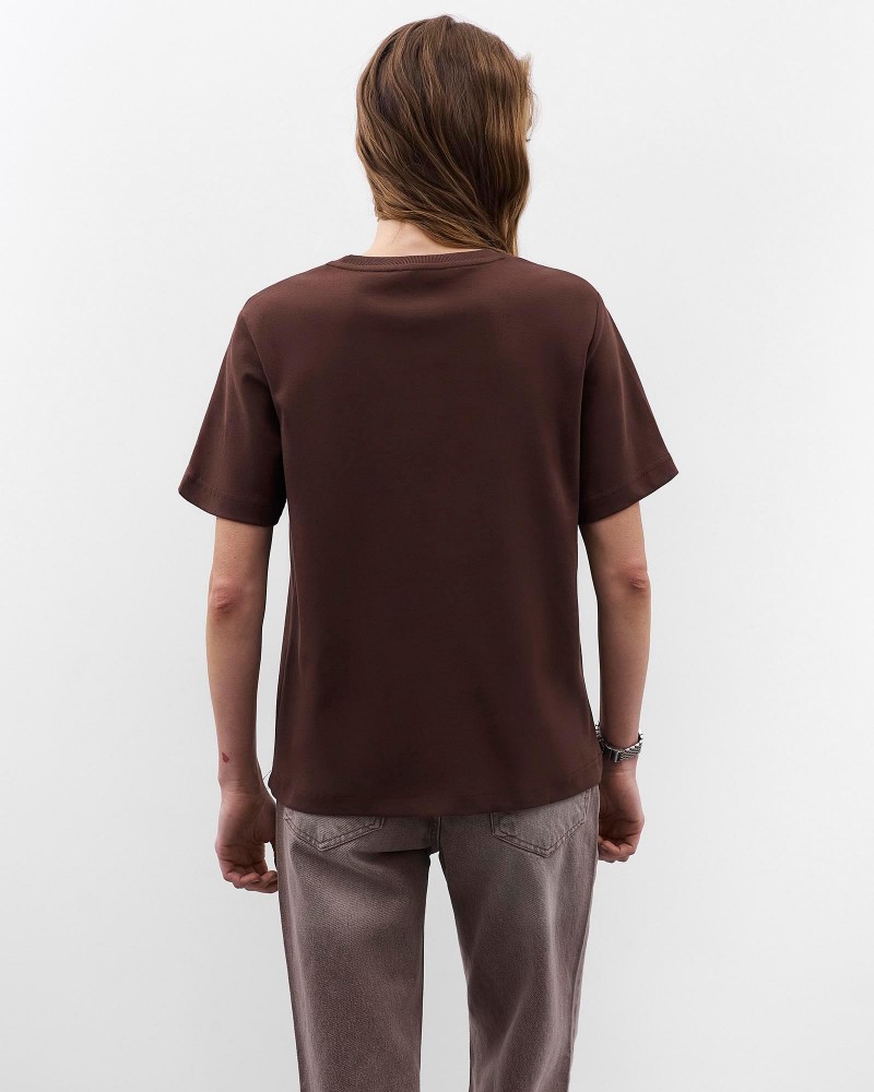 Шоколадна базова футболка FASHIONISTA