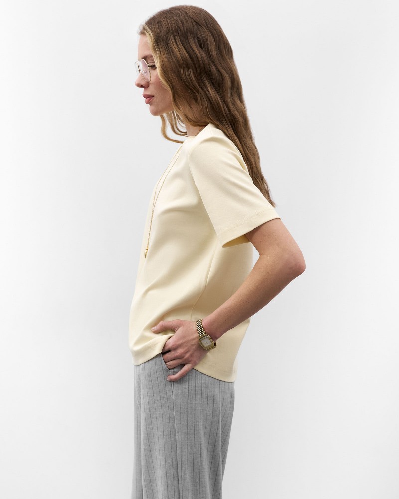 Кремова базова футболка FASHIONISTA