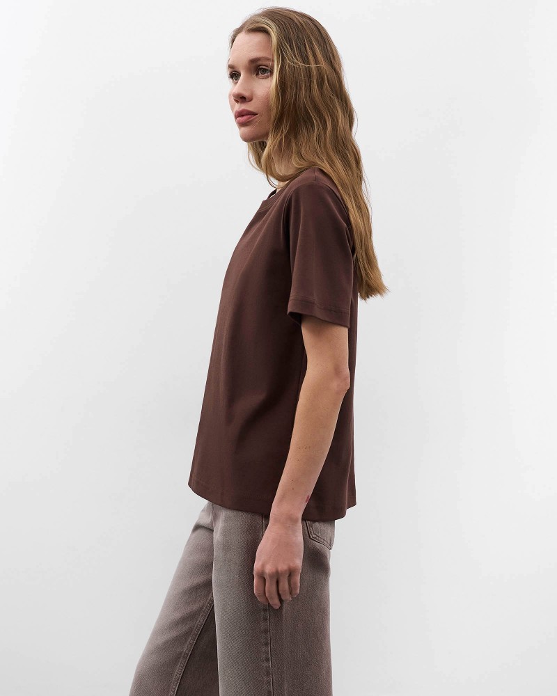 Шоколадна базова футболка FASHIONISTA