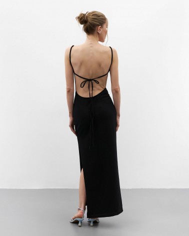 Чорна трикотажна максісукня зі шнурівкою на спині від FASHIONSTA