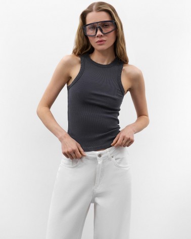 Сіра облягаюча футболка без рукавів FASHIONISTA