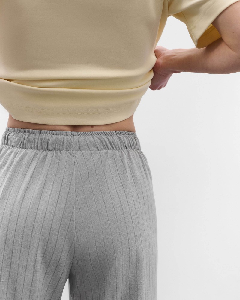 Сірі штани вільного крою в тонку смужку FASHIONISTA