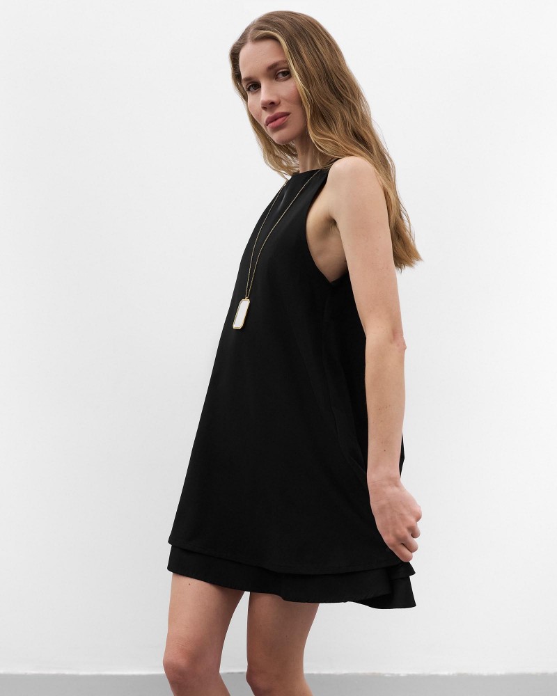 Чорна мінісукня вільного крою
 FASHIONSTA