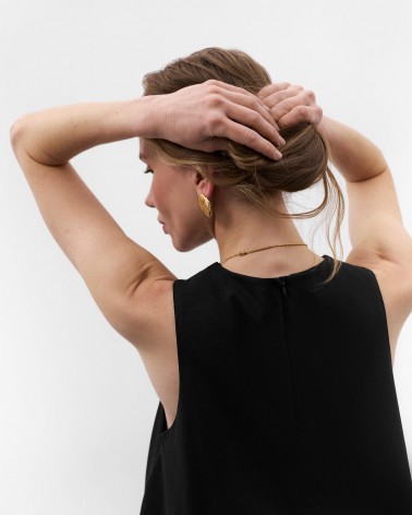 Чорна мінісукня вільного крою
 FASHIONSTA